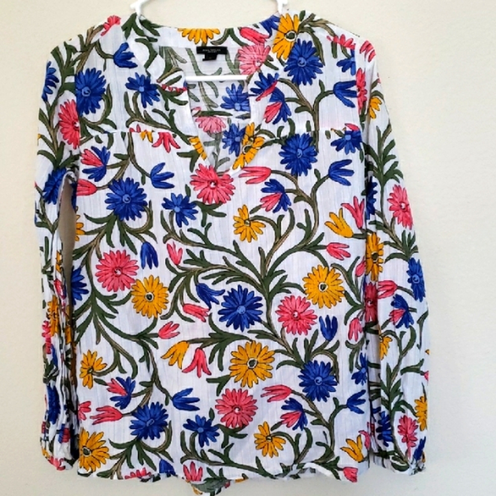Ann Taylor Blue and Pink Blouse Elegant Top, 100% cotton.